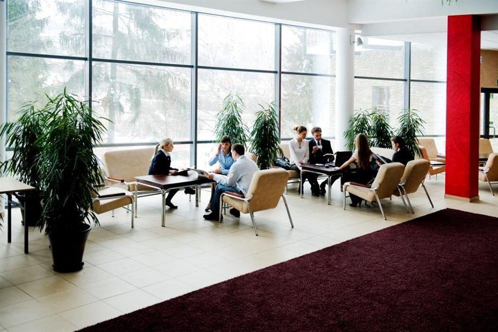 Hotel Conference & 4*